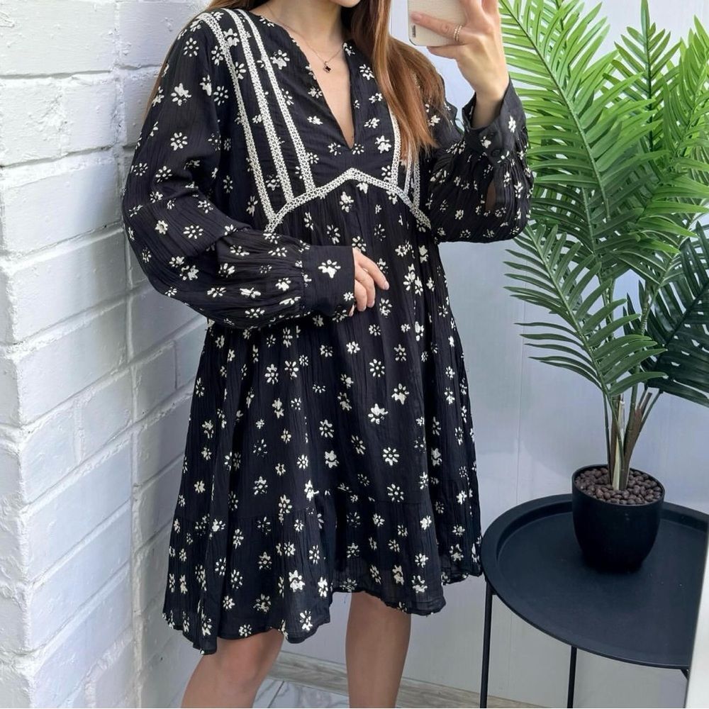 Zara Black and White Floral Boho BabyDoll Dress with Crochet Trim Size M